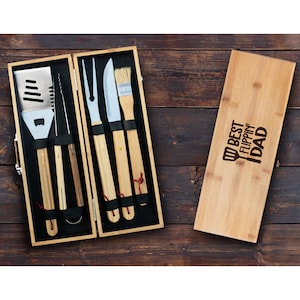 Best Flippin Dad - Gift for Him - Man Grill Gift Idea - Personalized BBQ Set - Grill Set - Father&#39;s Day Gift - Fathers Day - Dad Gift 7395