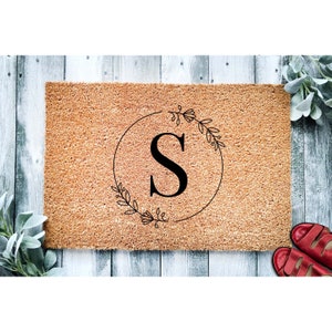 Doormat Floral Circular Monogram  | Wedding Gift Custom Doormat Family Monogram Personalized Doormat Closing Gift Welcome Front Door 1726**