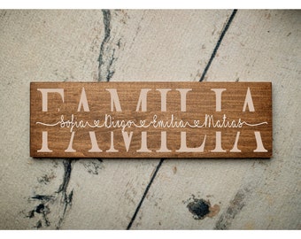 Familia Name Gift | Family Sign | Gift for Family | Rustic Sign for Family Gift Idea | Personalized Gift for Family | Gift for Parents