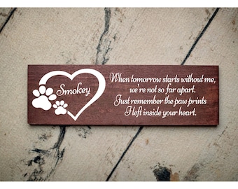 Pet Memorial Sign with Paw Prints, Personalized Dog Loss Keepsake for Sympathy Remembrance Gift