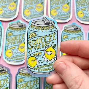 Squeeze The Day Lemonade - Adesivo olografico - Limoni - Positività - Album - Diario - Planner - Decalcomania - Collezionista di adesivi - Kellylou