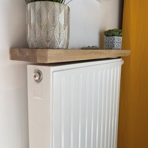 Etagere pour radiateur en chene massif sans fixation murale image 3