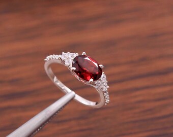 Natural Garnet, Ring, Garnet Ring, Natural Gemstone Ring, January Birthstone, Wedding Ring, Engagement Ring, Silver Ring, Gift