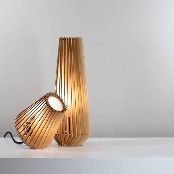 Kiefernholz Tischlampe / Tischlampe / Moderne Lampe / Holzlampe Schirm / Geschenk zur Wohnungseinweihung / Weihnachtsgeschenk / Hochzeitsgeschenk
