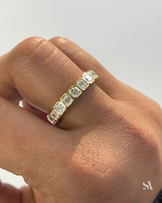Asscher Cut Diamond Eternity Ring in 14k Yellow Gold (7 ct. tw.)