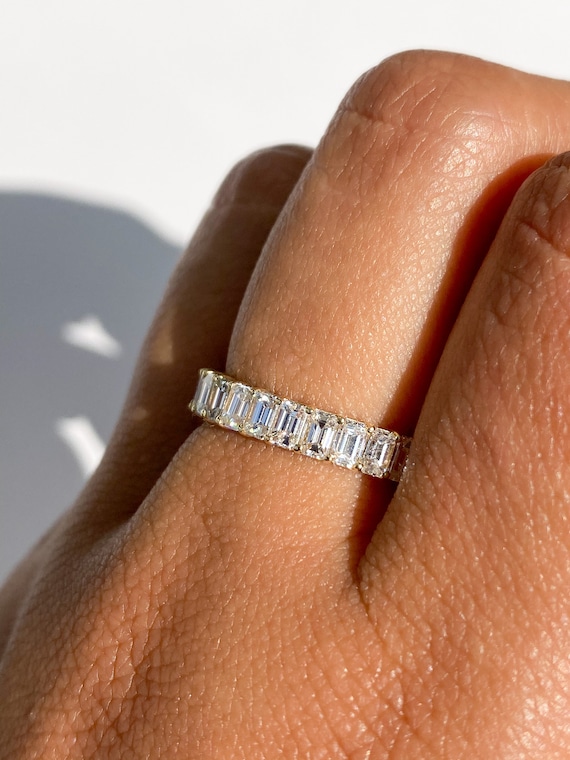 18ct Gold Five-stone Diamond 6-claw Eternity ring