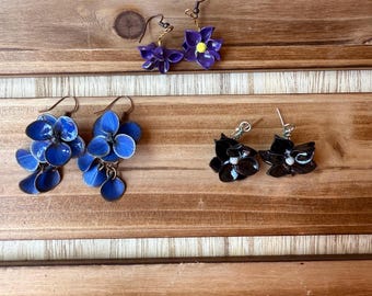 Dunkle Blumen Ohrringe