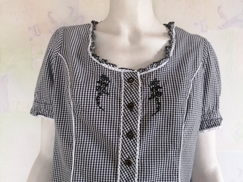 Vintage S/'Landgwand Black White Fine Squares Pattern Trachten Top Short Sleeves Blouse Adjustable Waist Front Button-down Embroidered Accent