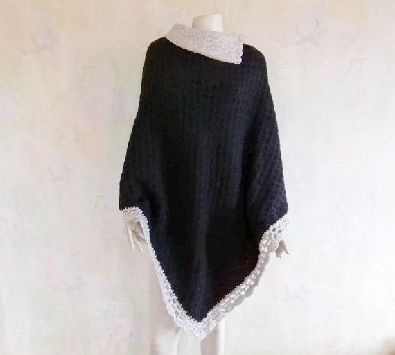 Women's Poncho, Vintage Knitted Poncho, Poncho wit