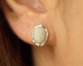 Large Opal Earrings , Vintage Silver Opal Stud Earrings, Fire Opal Stud Earrings, Bold Oval Opal Earrings, Vintage White Opal Earrings