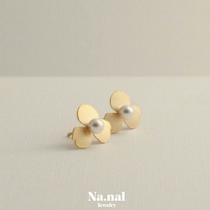 Flower Petal Stud Earring • Pearl Flower Stud • Diamond Dusted Petal Stud • Dainty Bridesmaids Pearl Floral Earrings in 14K Gold Silver925