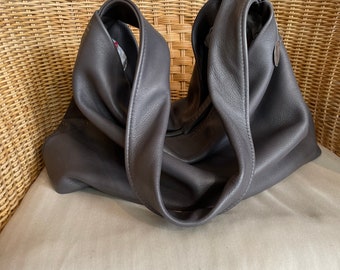 Sac à bandoulière en cuir unique pour femme Fabriqué à la main en Allemagne Le cuir est de la plus haute qualité, le bon cuir est chaud et doux.