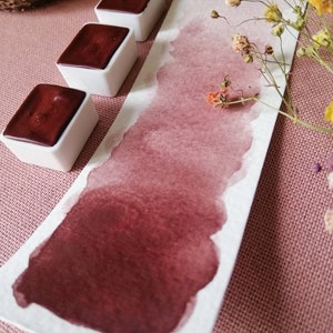 Caput mortuum, artisanal watercolor in half pan, handmade watercolor, acuarela, vegan