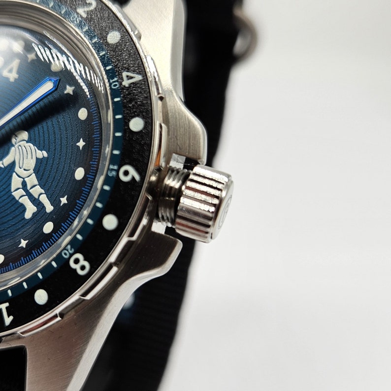 Limited Edition Vostok Cosmodiver Luna Dude Space Vibe 24-hour mechanical automatic watch Brand New 14038B Blue image 4
