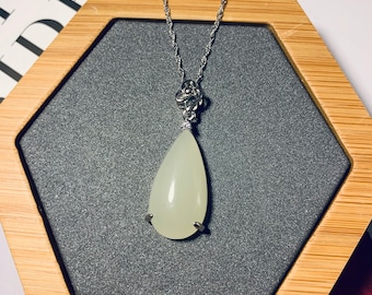 Larme — Collier en argent avec jade blanc certifié