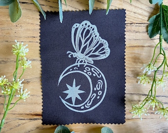 Butterfly Moon Sew-On Patch / Gothic Celestial Witchy, Halloween, Occulto, Lino Print, Handprinted