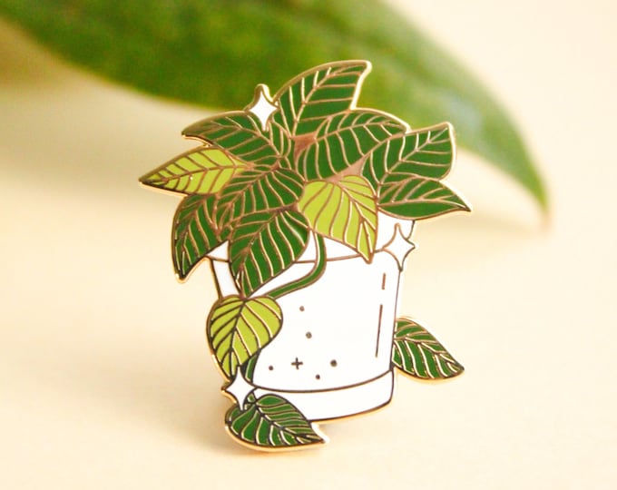 Pothos Plant Enamel Pin: Gold-Colored Metal Plating