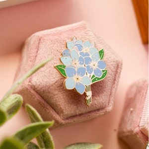Forget-Me-Not Enamel Pin | Plant Enamel Pin | Flower Enamel Pin