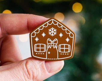 Pin de esmalte de la casa de pan de jengibre / Pin de esmalte navideño / Pin de esmalte de Navidad / Pin de esmalte de alimentos / Pin de esmalte de invierno