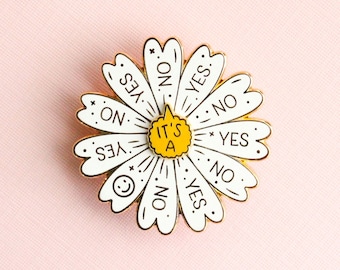 Spinning Daisy | Plant Pin | Interactive Pin | Spinning Pin