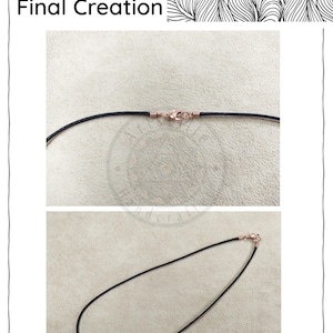 Pu&ograve; includere: Una collana nera con chiusura in oro rosa. L'immagine mostra la collana in due viste, una in primo piano della chiusura e l'altra dell'intera collana. Il testo "Final Creation" &egrave; nella parte superiore dell'immagine.