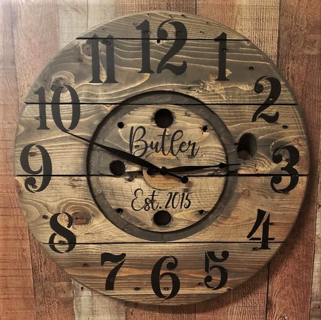 Reloj de pared rústico de bobina de granja – Redondo de 50 a 91 cm – Reloj  de madera personalizado – Arte industrial personalizado – Decoración única 