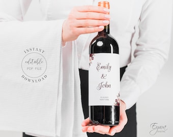 Könnte beinhalten: Editierbares Weinflaschenetikett mit floralem Design und dem Text "Emily & John" mit dem Datum "01.18.2023" und "NEW YORK".