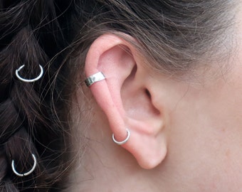 Pendiente de oreja martillado de 3 mm en plata de ley / Sin perforaciones / Pendiente de oreja con acabado martillado texturizado a mano / Joyería minimalista / Estilo minimalista para uso diario