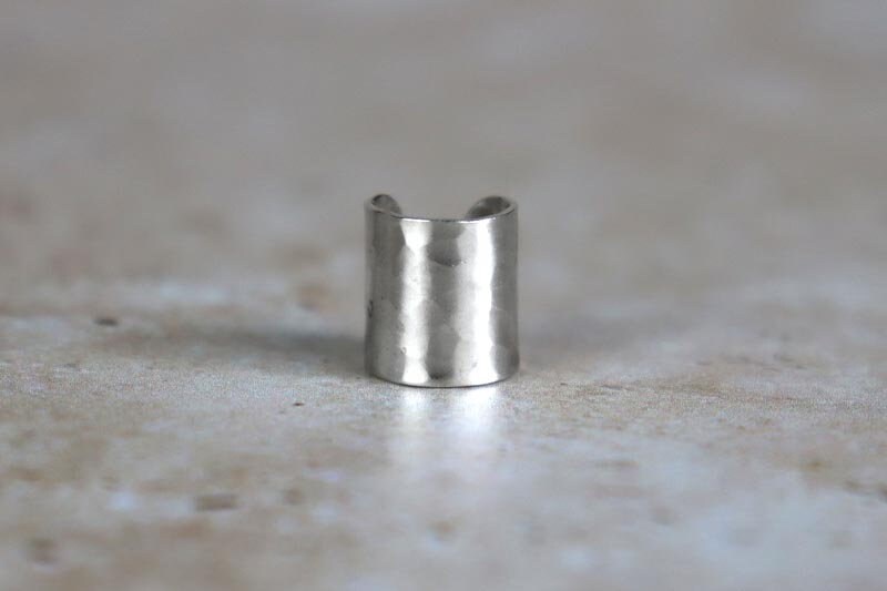 アクセサリー DOUBLE RL STERLING SILVER Hammered Cuff RRL: Silver Hammered Cuff Bracelet | SSENSE