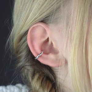 2.5mm Conch Ear/Septum Cuff Sterling Silver | No Piercing | Rock/Punk Jewellery | Hand Textured Hammered Finish Ear Cuff/Septum Earring