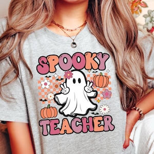 Lehrer Halloween Shirt / Groovy Halloween Lehrer Geschenk / Gruseliger Lehrer / Süßes Halloween Geist Lehrer Shirt / Gruselige Saison Shirt