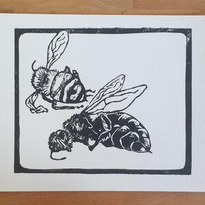 2 Bees in linocut