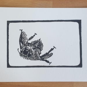 Linocut bee