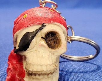 Llavero de calavera pirata