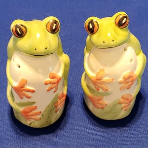 Tree Frog Salt and Pepper Shakers