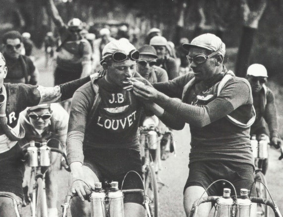 Tour De France Poster 50x70 Cyclists Smoking Landscape Poster