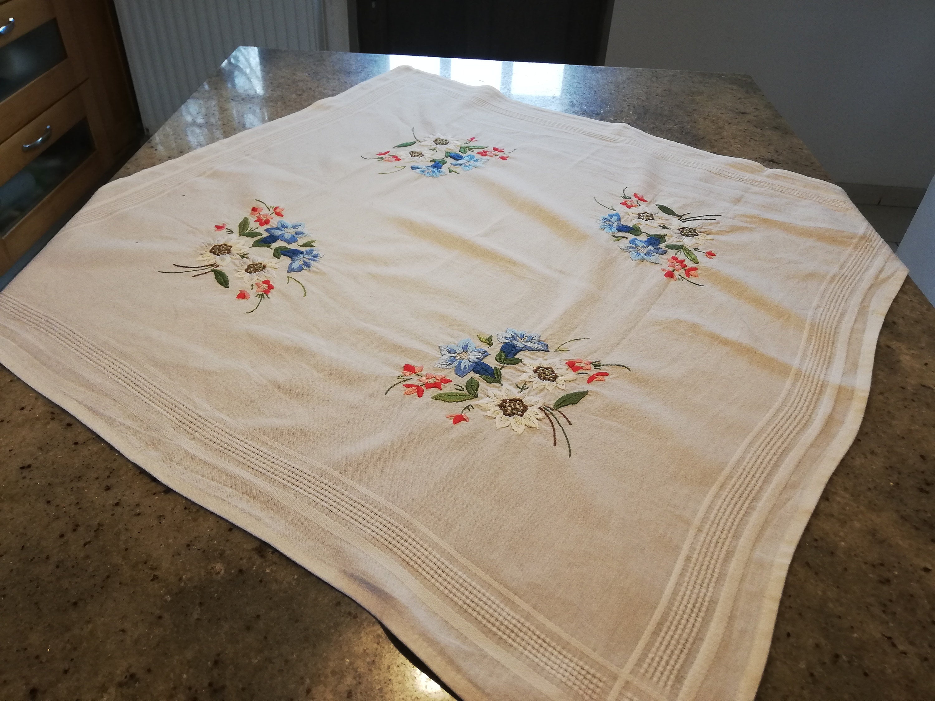 Surnappe Brodee Main