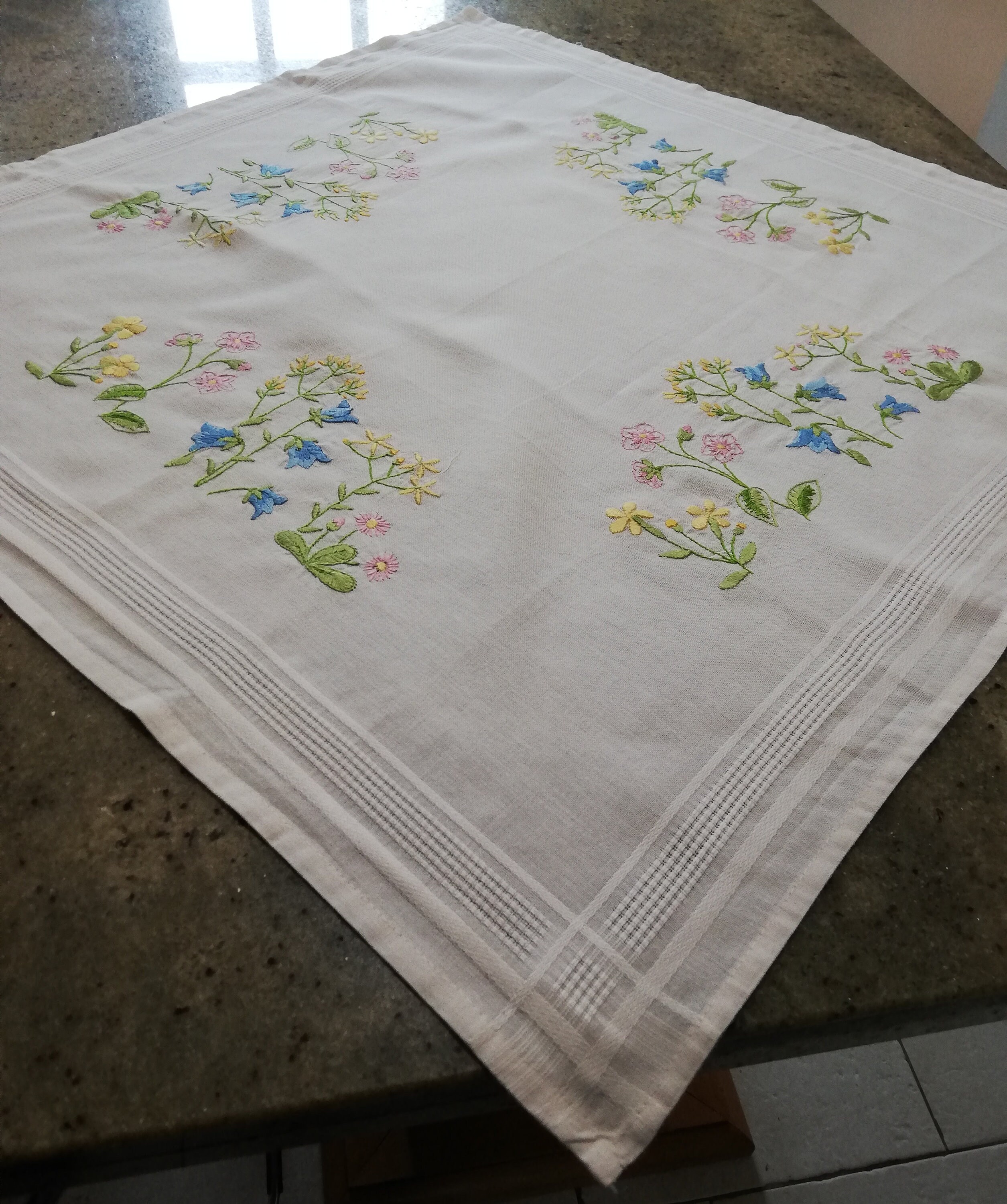 Surnappe Brodee Main