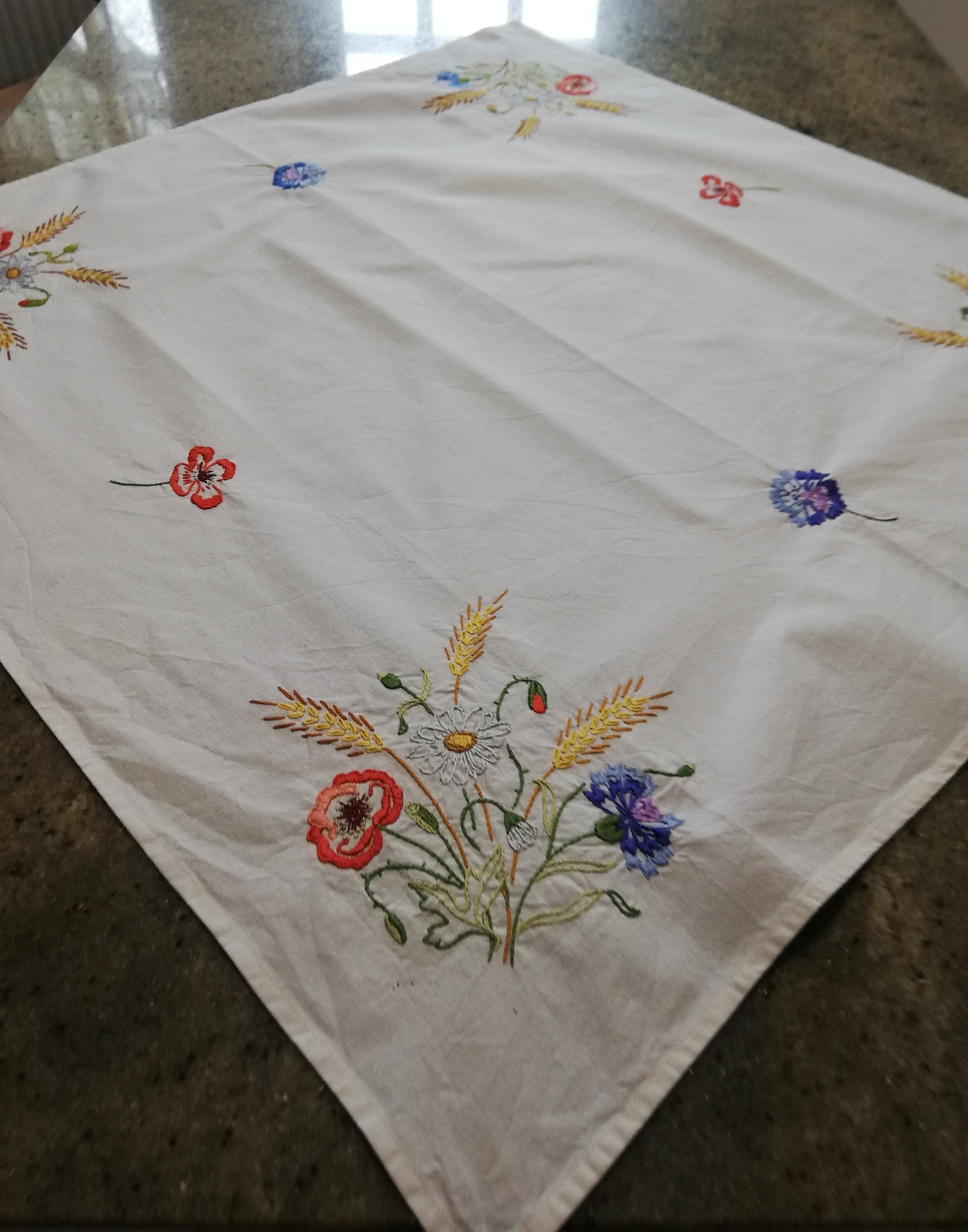 Surnappe Brodee Main