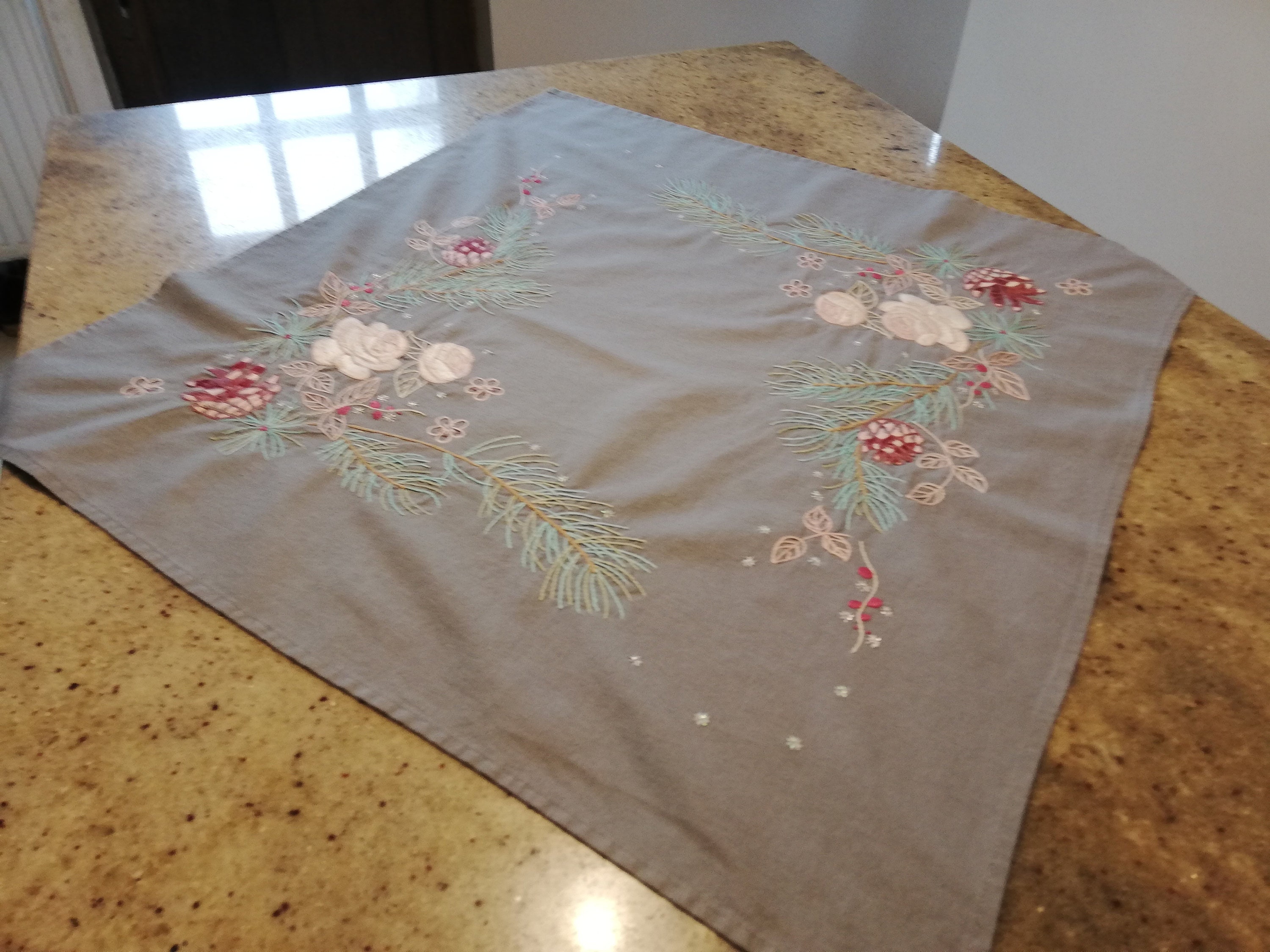 Surnappe Brodee Main