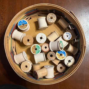 Vintage Wooden Spools lot of 26, Old Wooden Thread Spools, Vintage Spools, Wood Thread Spools, Old Spools, Thread Spools
