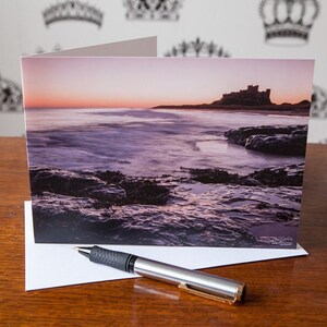 Bamburgh Castle Grußkarte - Northumberland England - Gezeitenwelle - Grußkarte - Geburtstagskarte - Muttertag - Originalfoto