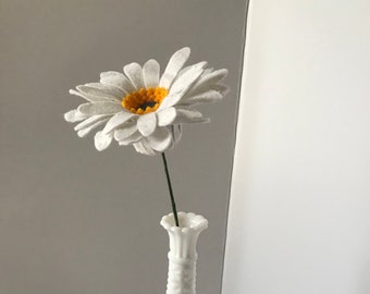 Felt Gerbera Daisy Bloom that looks real, felt daisy stem, flower decor, valentine gift, mother’s day, wedding flowers, flower gift, daisy