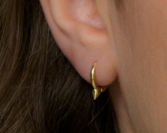 Spike Hoops Huggies Earrings Gold huggies earrings Tiny minimalist earrings - huggie hoops - thin hoops - dainty hoops