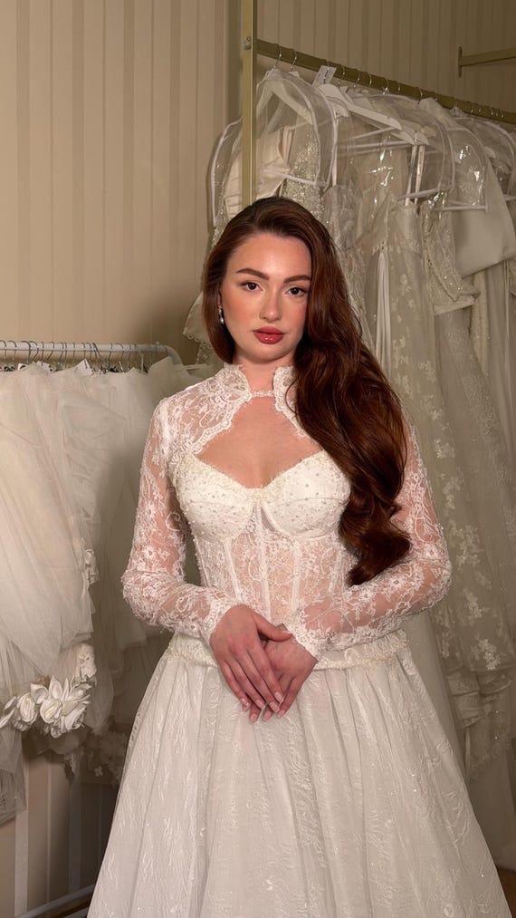 Lace Wedding Bolero, Off Shoulder Bridal Gown, Chantilly Lace Bolero, Romantic Bridal Look