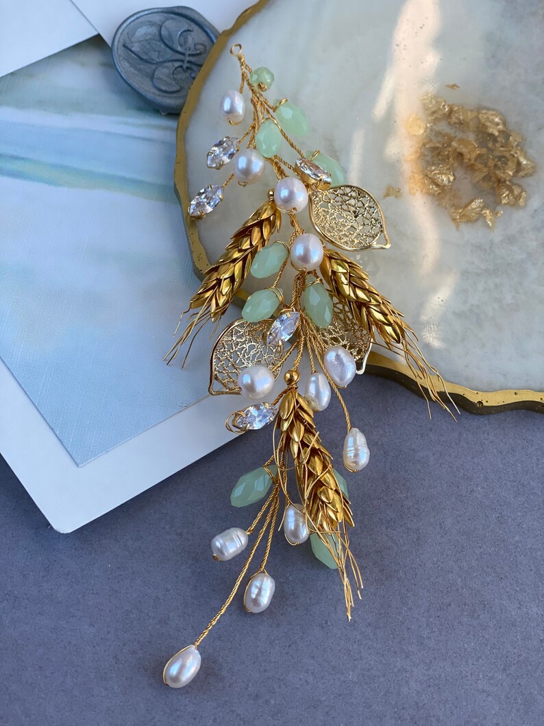 Bridal hair accessory Pearl gold wedding hair vine Boho bridal headpiece Floral pearl bridal headpiece Bridal gold hair vine