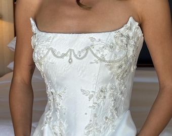 Corsé de novia de satén y encaje, bustier nupcial personalizado sobre el busto, top de corsé victoriano renacentista, corsé blanco para la novia Annabel
