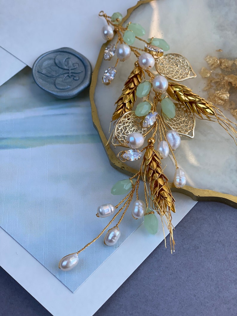 Bridal hair accessory Pearl gold wedding hair vine Boho bridal headpiece Floral pearl bridal headpiece Bridal gold hair vine