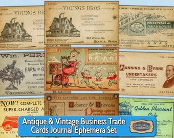 Op de afbeelding: Een verzameling vintage zakelijke visitekaartjes met advertenties voor verschillende diensten en producten. De kaarten bevatten illustraties en tekst, waaronder "Youngs Bros. Aannemers Bouwers en Toezichthouders", "Wm. Peri Groothandel en Detailhandel Commissie Verkoop Boerderij & Tuinproducten", "New Home Sewing Machine Co. Onze Kleding Wordt Gemaakt Op De New Home Machine", "Manning & Byrne Begrafenisondernemers Dame in Dienst", "Golden Pheasant Cafe Kool & Maïsbrood", en "Webster & Stevens Commerciële Fotografen".