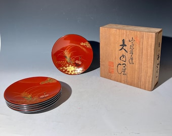 Set of 5 Japanese Lacquer Plates with Gold Design & Wooden Box